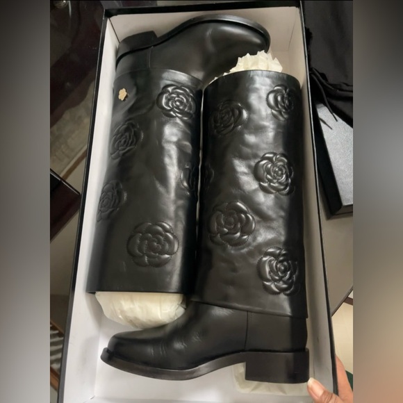 Camelia boots - Picture 1 of 2